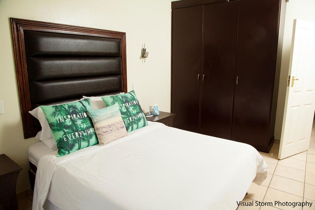 Palm Valley Inn And Day Spa Хартбееспоорт Екстериор снимка