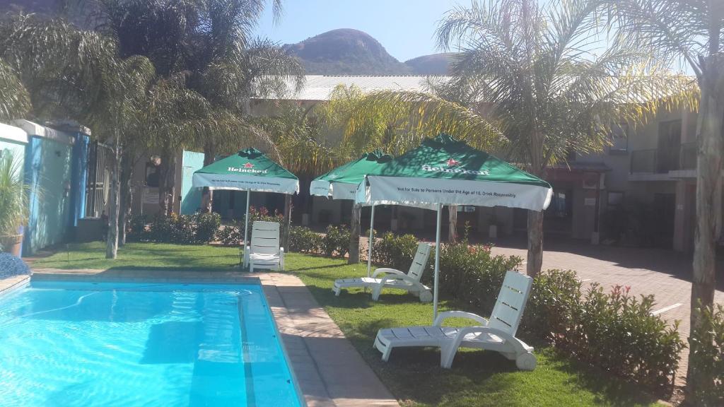 Palm Valley Inn And Day Spa Хартбееспоорт Екстериор снимка