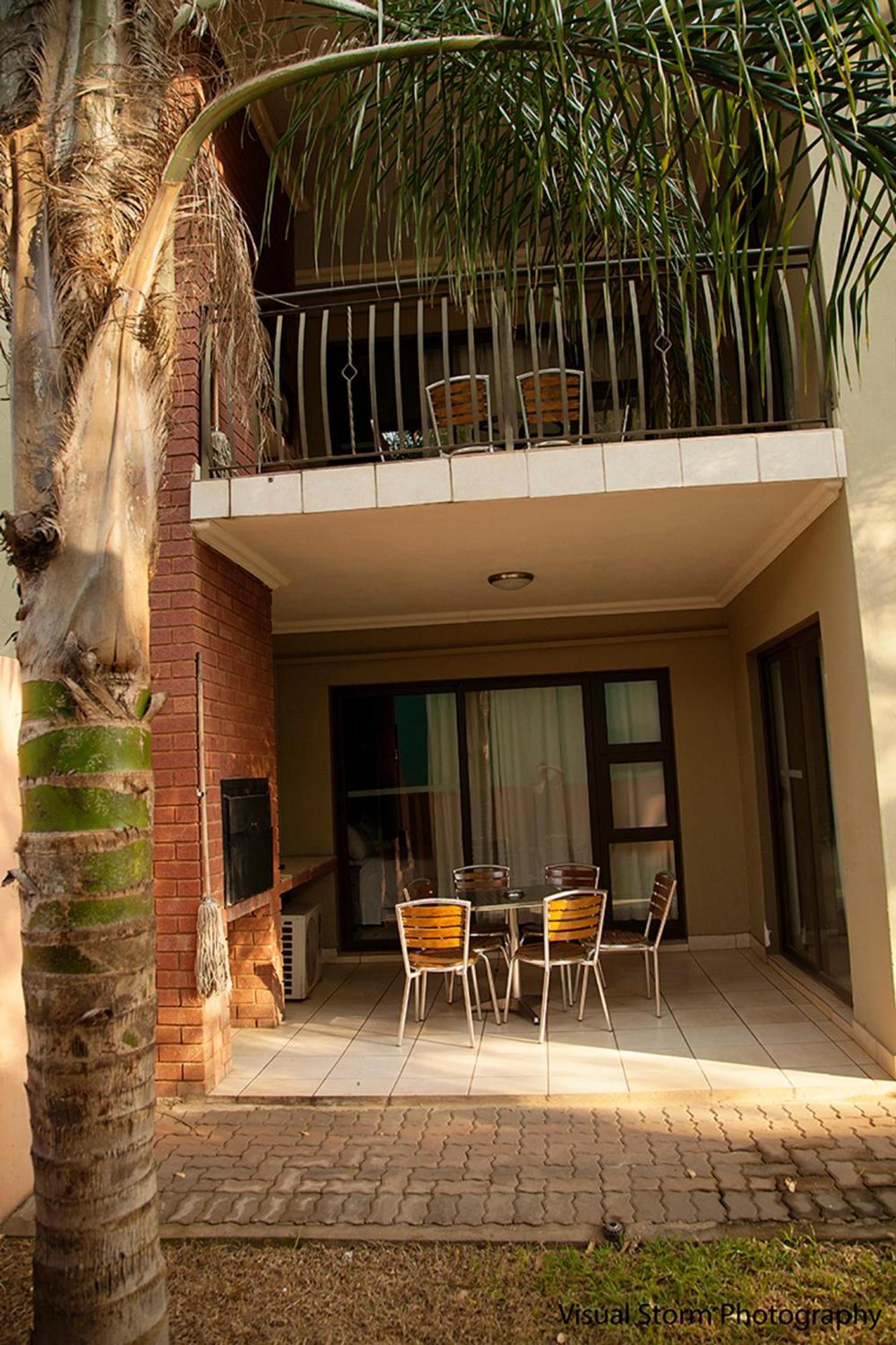Palm Valley Inn And Day Spa Хартбееспоорт Екстериор снимка