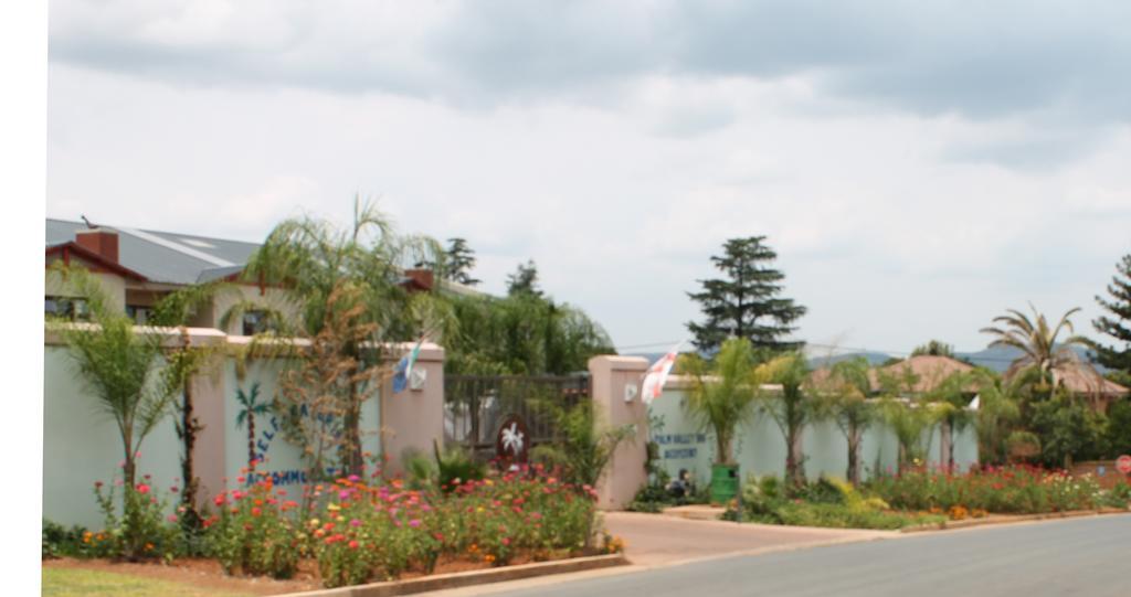 Palm Valley Inn And Day Spa Хартбееспоорт Екстериор снимка