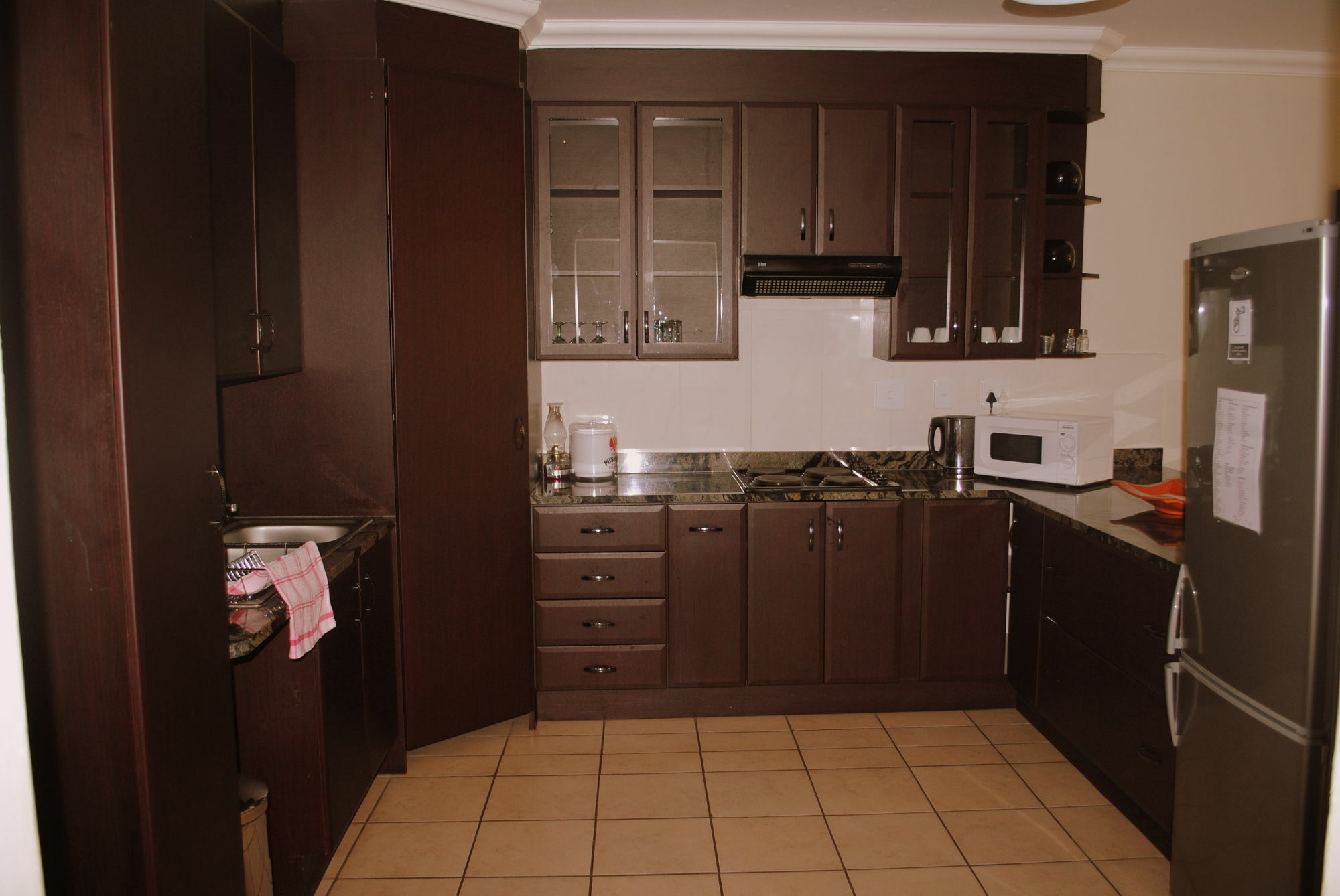 Palm Valley Inn And Day Spa Хартбееспоорт Екстериор снимка